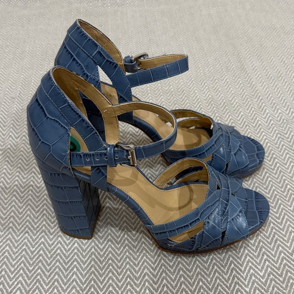 Michael Kors Analise Leather Croc Embossed  Size 8 Heels